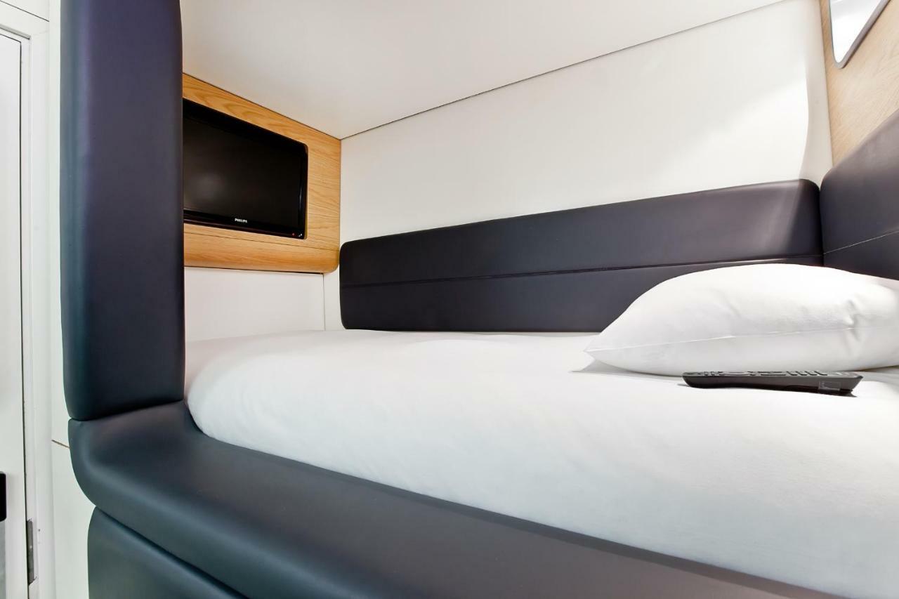 Yotelair London Heathrow Airport ฮิลลิงดัน ภายนอก รูปภาพ