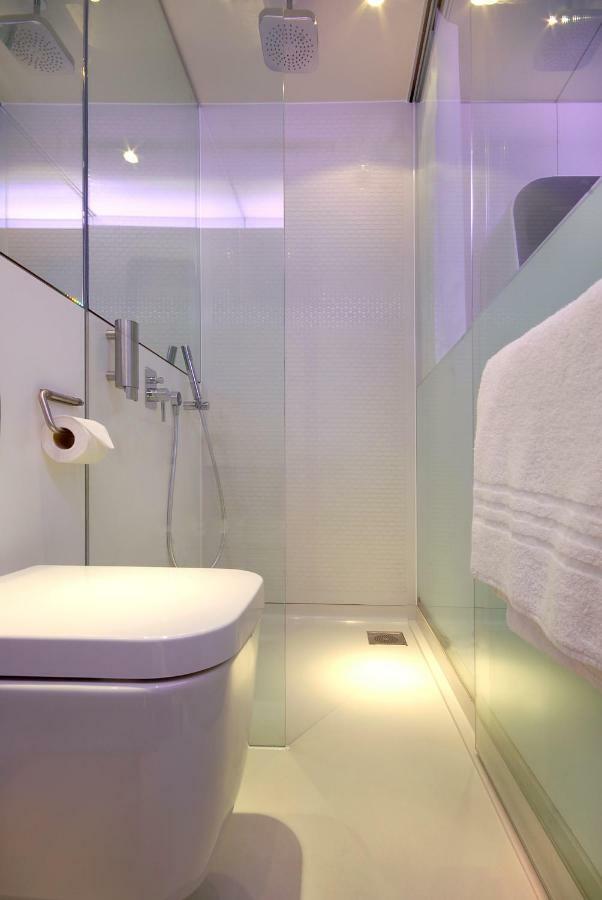 Yotelair London Heathrow Airport ฮิลลิงดัน ภายนอก รูปภาพ