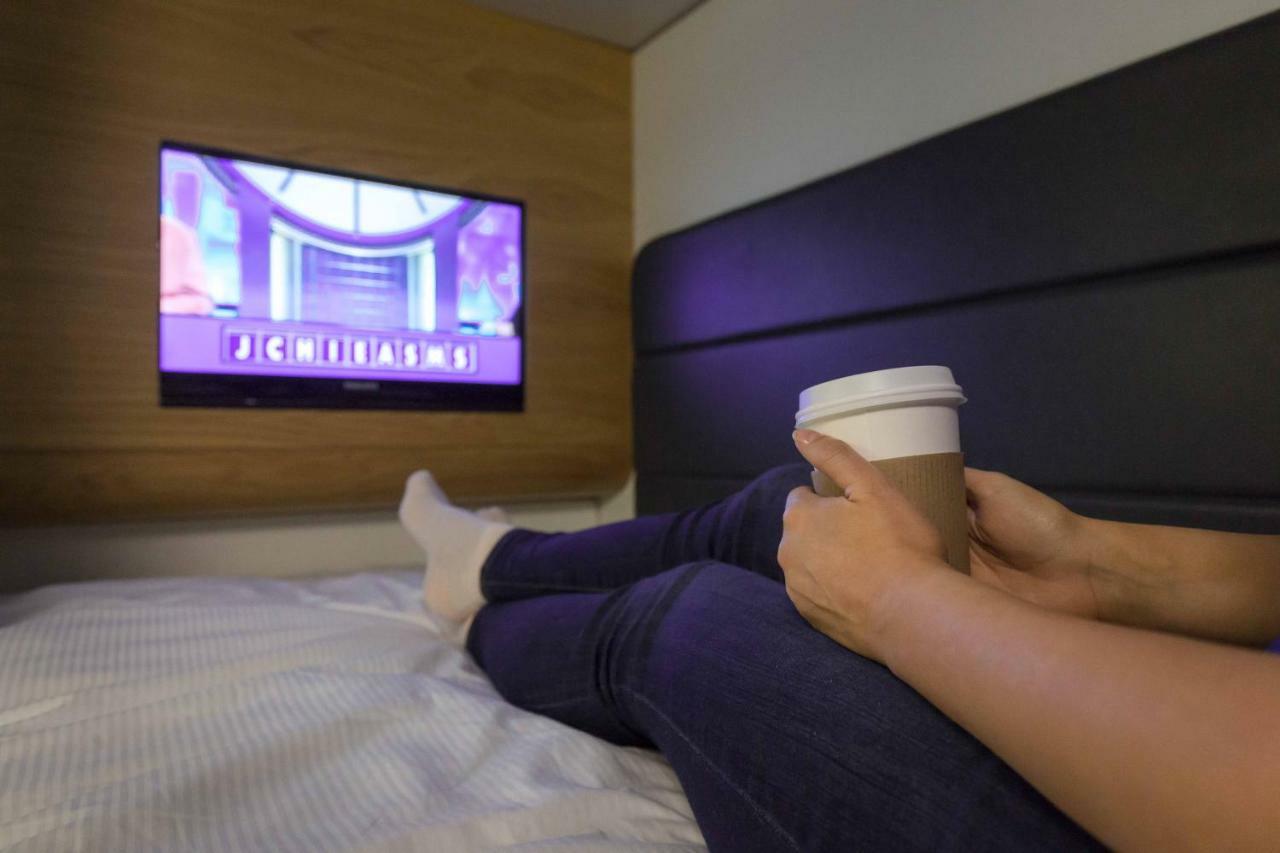 Yotelair London Heathrow Airport ฮิลลิงดัน ภายนอก รูปภาพ