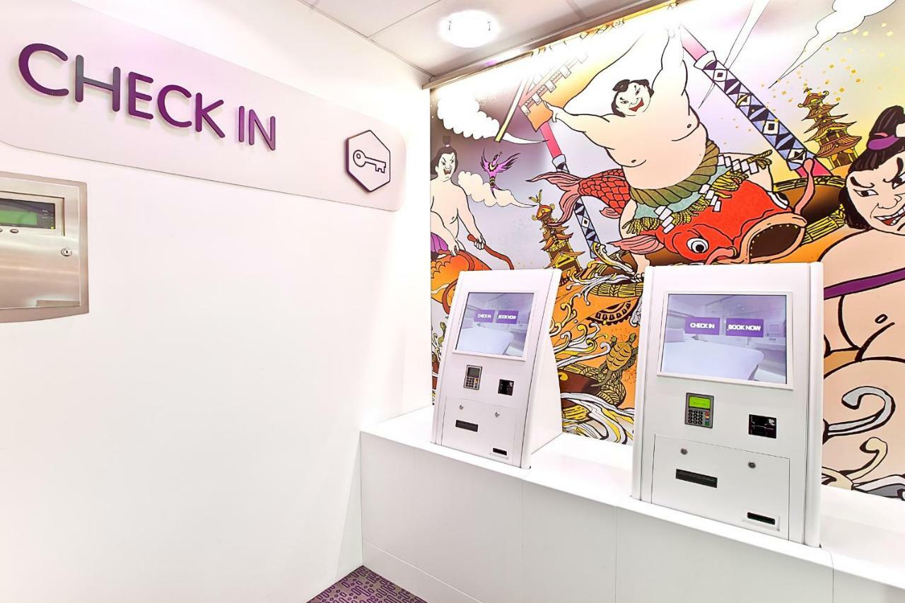 Yotelair London Heathrow Airport ฮิลลิงดัน ภายนอก รูปภาพ
