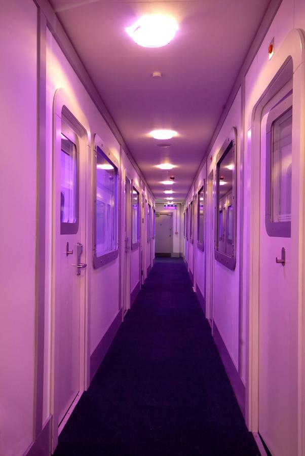 Yotelair London Heathrow Airport ฮิลลิงดัน ภายนอก รูปภาพ